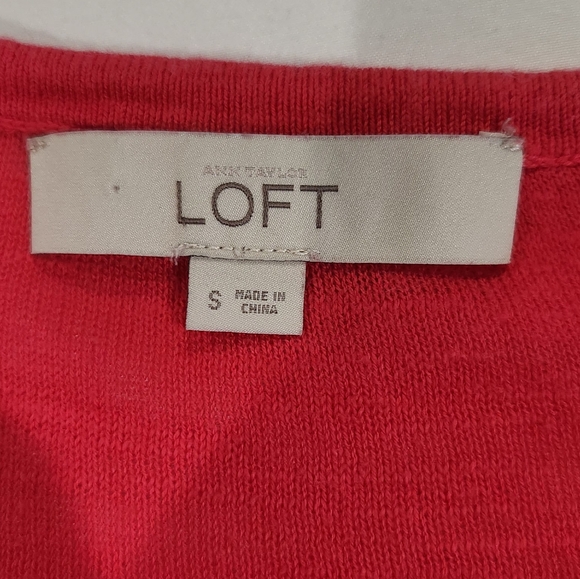 Ann Taylor LOFT Vibrant Pink Tunic Lightweight Sweater. Size S - Picture 4 of 5